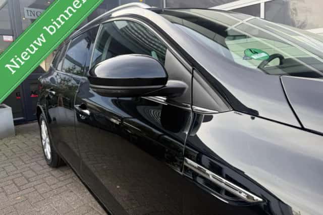 Renault Mégane (2018) thumbnail 3