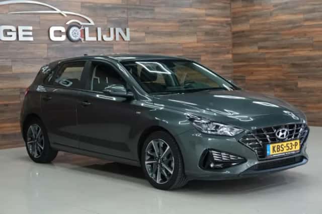 Hyundai i30 (2023) thumbnail 3