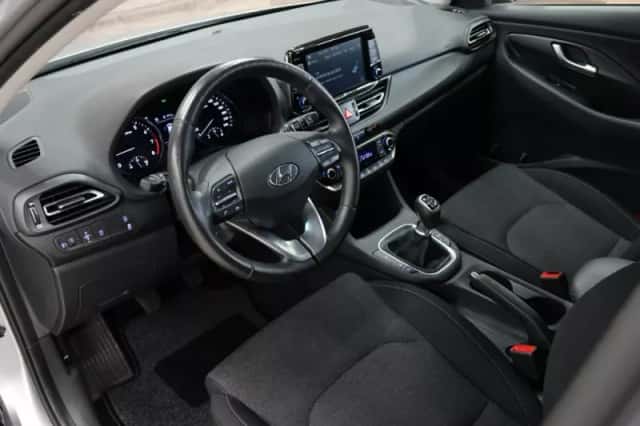 Hyundai i30 (2024) thumbnail 2