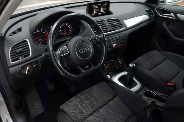 Audi Q3 (2018) thumbnail 2