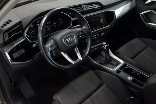 Audi Q3 (2019) thumbnail 2