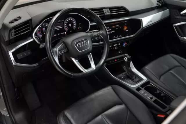 Audi Q3 (2020) thumbnail 3
