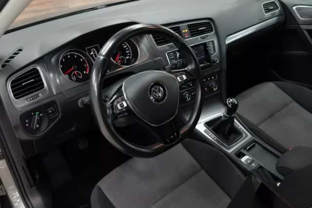Volkswagen Golf (2013) thumbnail 3