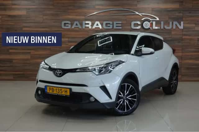 Toyota C-HR (2017) thumbnail 1