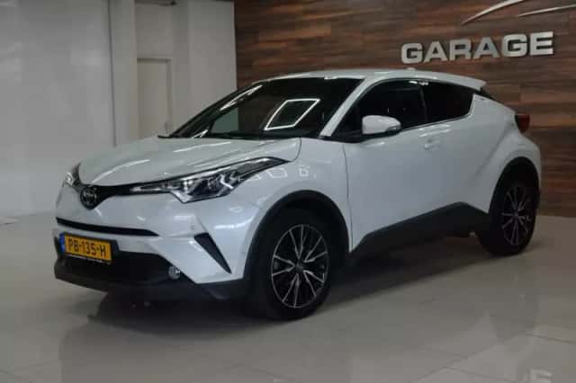 Toyota C-HR (2017) thumbnail 6