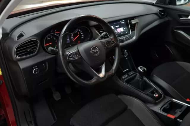 Opel Grandland (2019) thumbnail 2