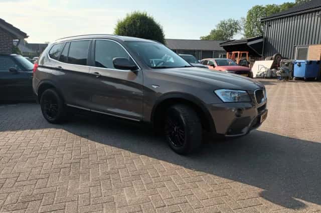 BMW X3 (2014) thumbnail 2