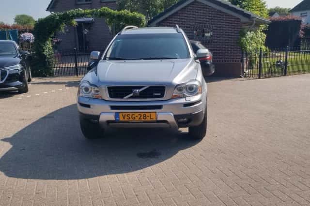 Volvo XC90 (2007) thumbnail 2