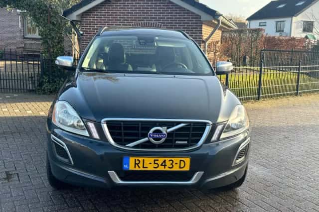 Volvo XC60 (2010) thumbnail 2
