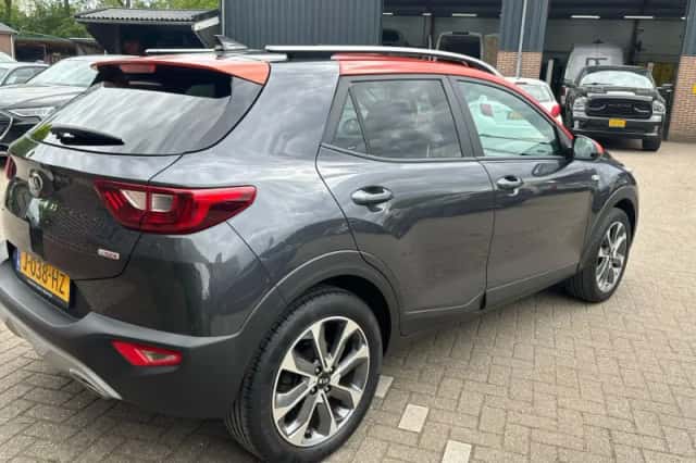 Kia Stonic (2020) thumbnail 5