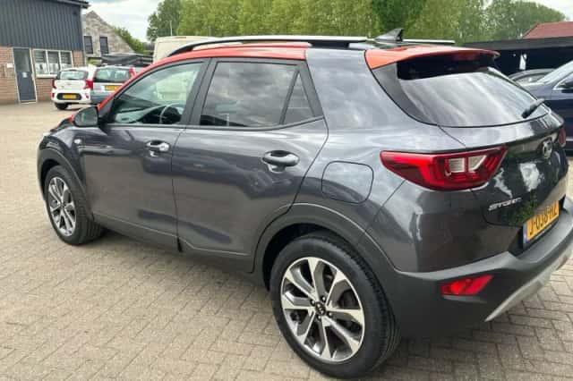 Kia Stonic (2020) thumbnail 6