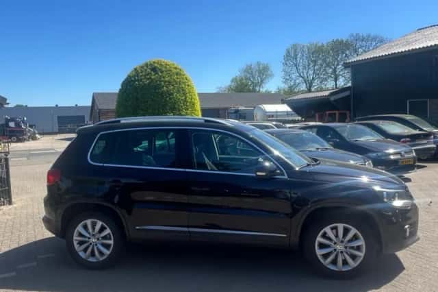 Volkswagen Tiguan (2014) thumbnail 3
