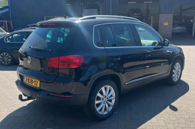 Volkswagen Tiguan (2014) thumbnail 4