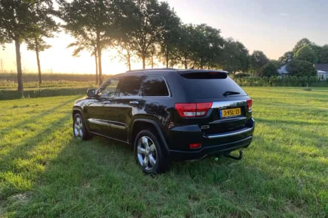 Jeep Grand Cherokee (2011) thumbnail 2