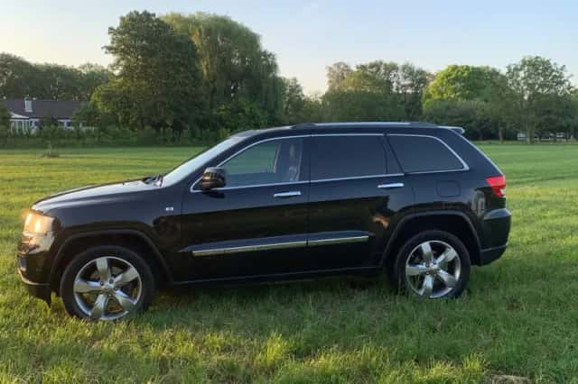 Jeep Grand Cherokee (2011) thumbnail 3