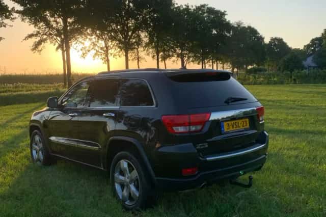 Jeep Grand Cherokee (2011) thumbnail 5