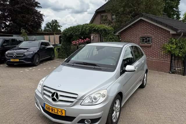 Mercedes-Benz B-Klasse (2011) thumbnail 1