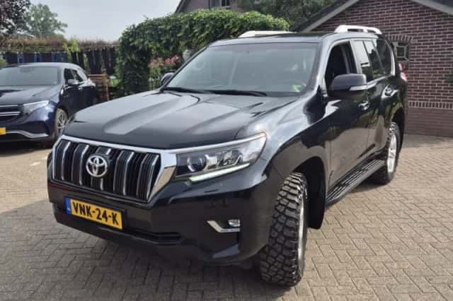 Toyota Land Cruiser (2021) thumbnail 1