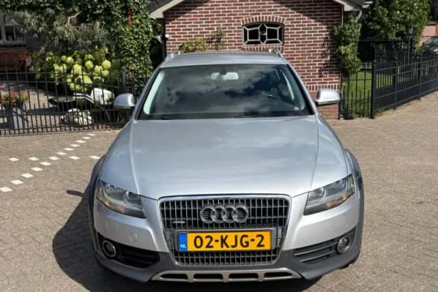 Audi A4 Allroad (2010) thumbnail 2