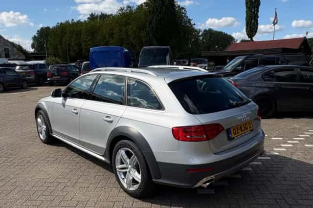 Audi A4 Allroad (2010) thumbnail 4