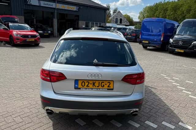 Audi A4 Allroad (2010) thumbnail 5