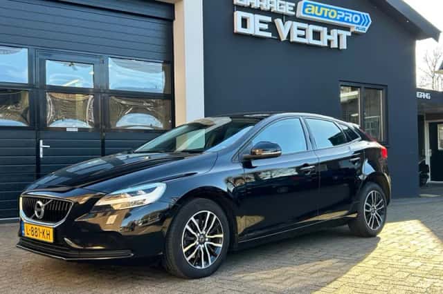 Volvo V40 (2019) thumbnail 1