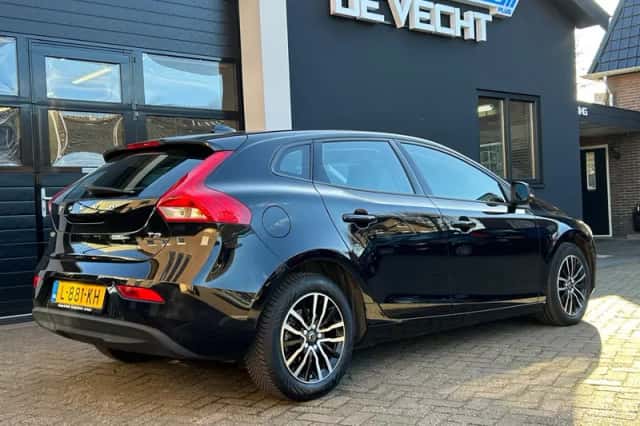 Volvo V40 (2019) thumbnail 3