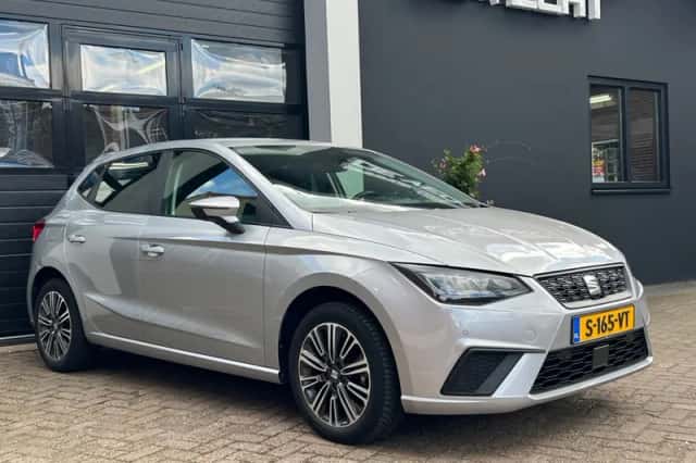 SEAT Ibiza (2023) thumbnail 2