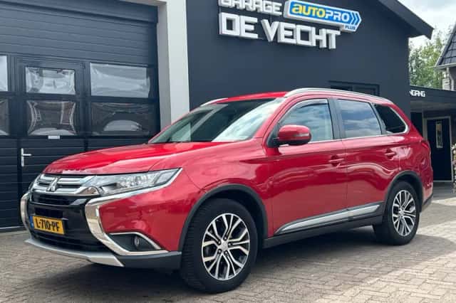 Mitsubishi Outlander (2018) thumbnail 1