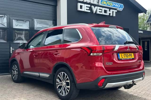Mitsubishi Outlander (2018) thumbnail 4