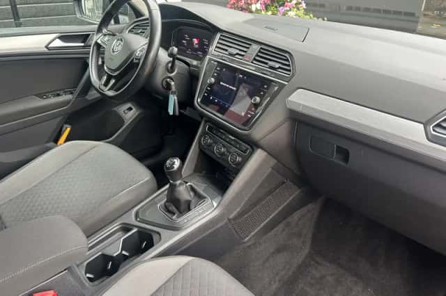 Volkswagen Tiguan (2019) thumbnail 5