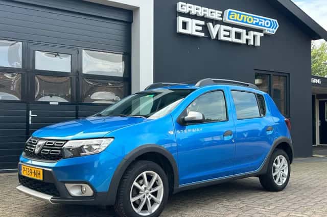 Dacia Sandero (2016) thumbnail 1