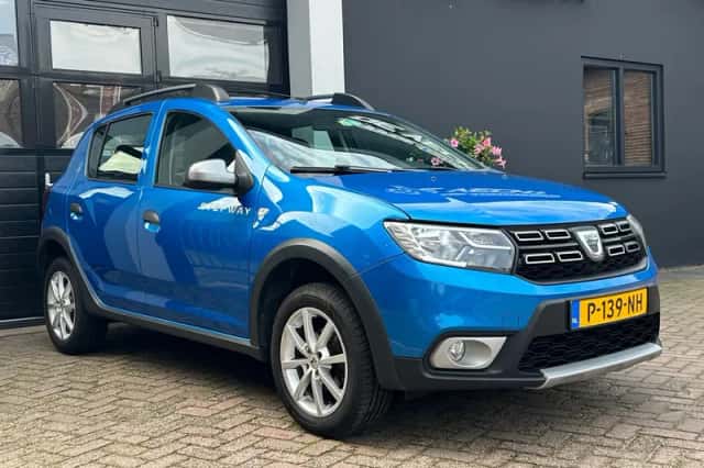 Dacia Sandero (2016) thumbnail 2