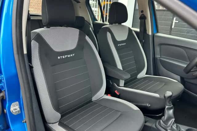Dacia Sandero (2016) thumbnail 6