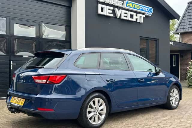 SEAT Leon (2018) thumbnail 3