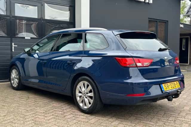 SEAT Leon (2018) thumbnail 4