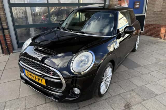 MINI Cooper S (2014) thumbnail 1