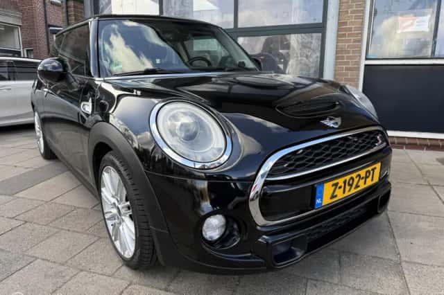MINI Cooper S (2014) thumbnail 2