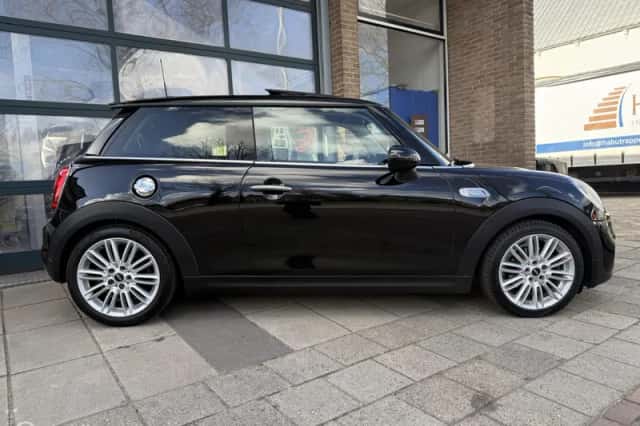 MINI Cooper S (2014) thumbnail 4