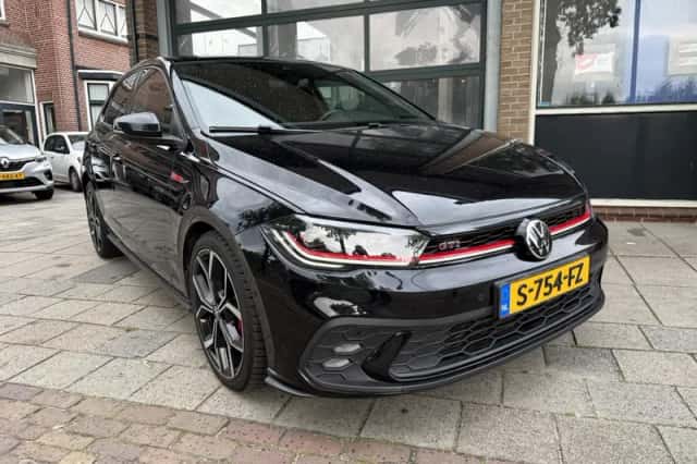 Volkswagen Polo (2022) thumbnail 2