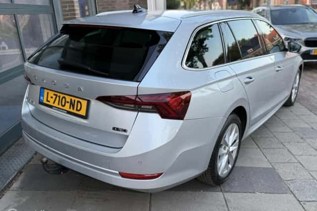 Škoda Octavia (2021) thumbnail 5