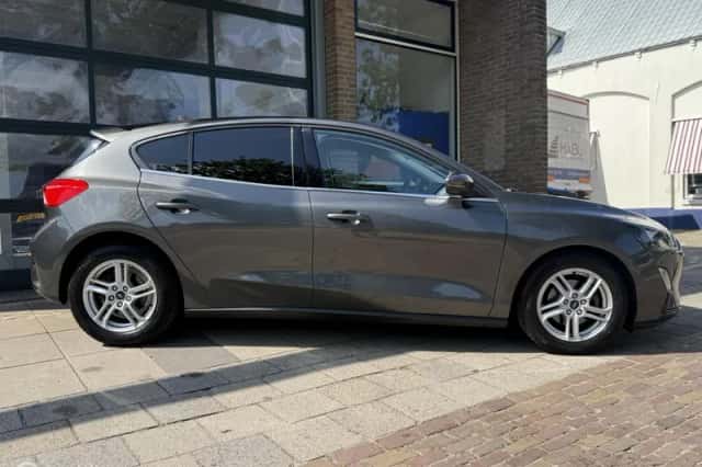 Ford Focus (2020) thumbnail 4