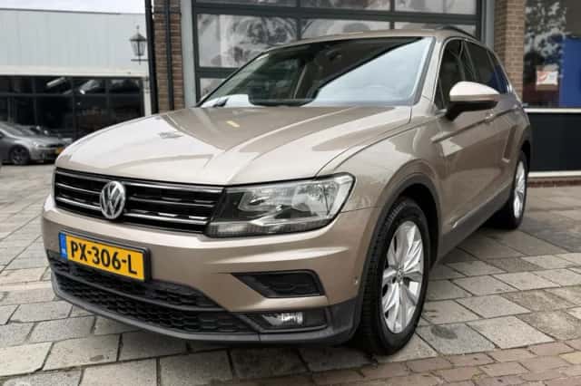 Volkswagen Tiguan (2017) thumbnail 1
