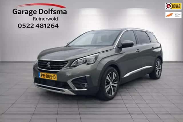 Peugeot 5008 (2017) thumbnail 1