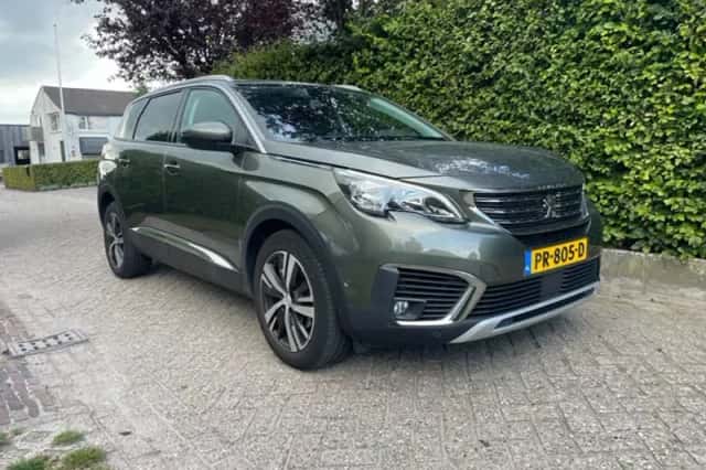 Peugeot 5008 (2017) thumbnail 3