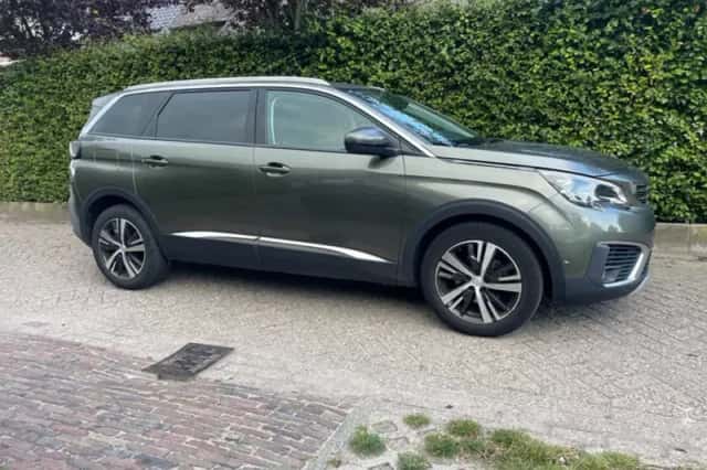 Peugeot 5008 (2017) thumbnail 4