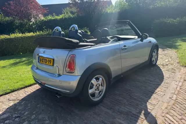 MINI Cabrio (2008) thumbnail 5