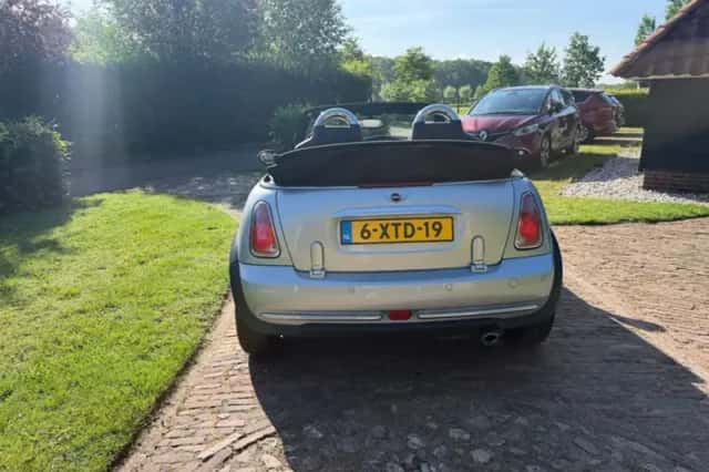 MINI Cabrio (2008) thumbnail 6
