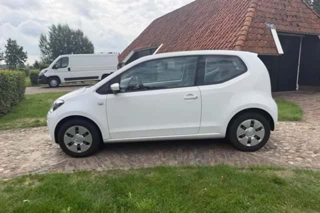 Volkswagen Up! (2012) thumbnail 2