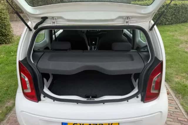 Volkswagen Up! (2012) thumbnail 4